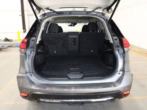 Used 2020 Nissan Rogue SV image 13