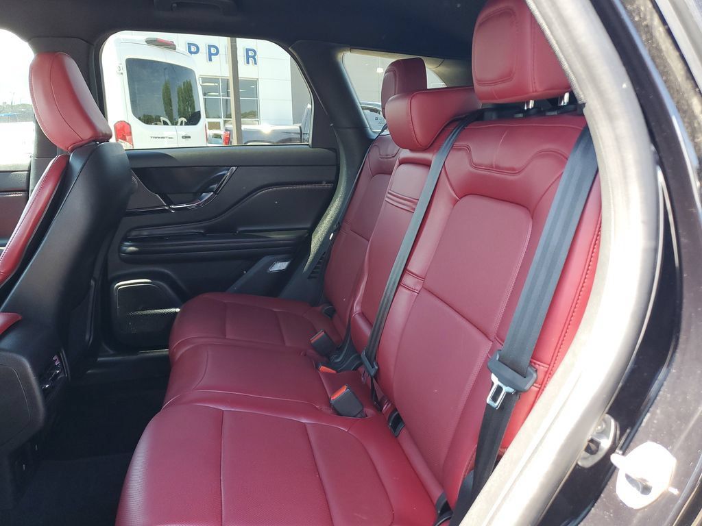 Used 2023 Lincoln Corsair Reserve AWD/4WD image 10