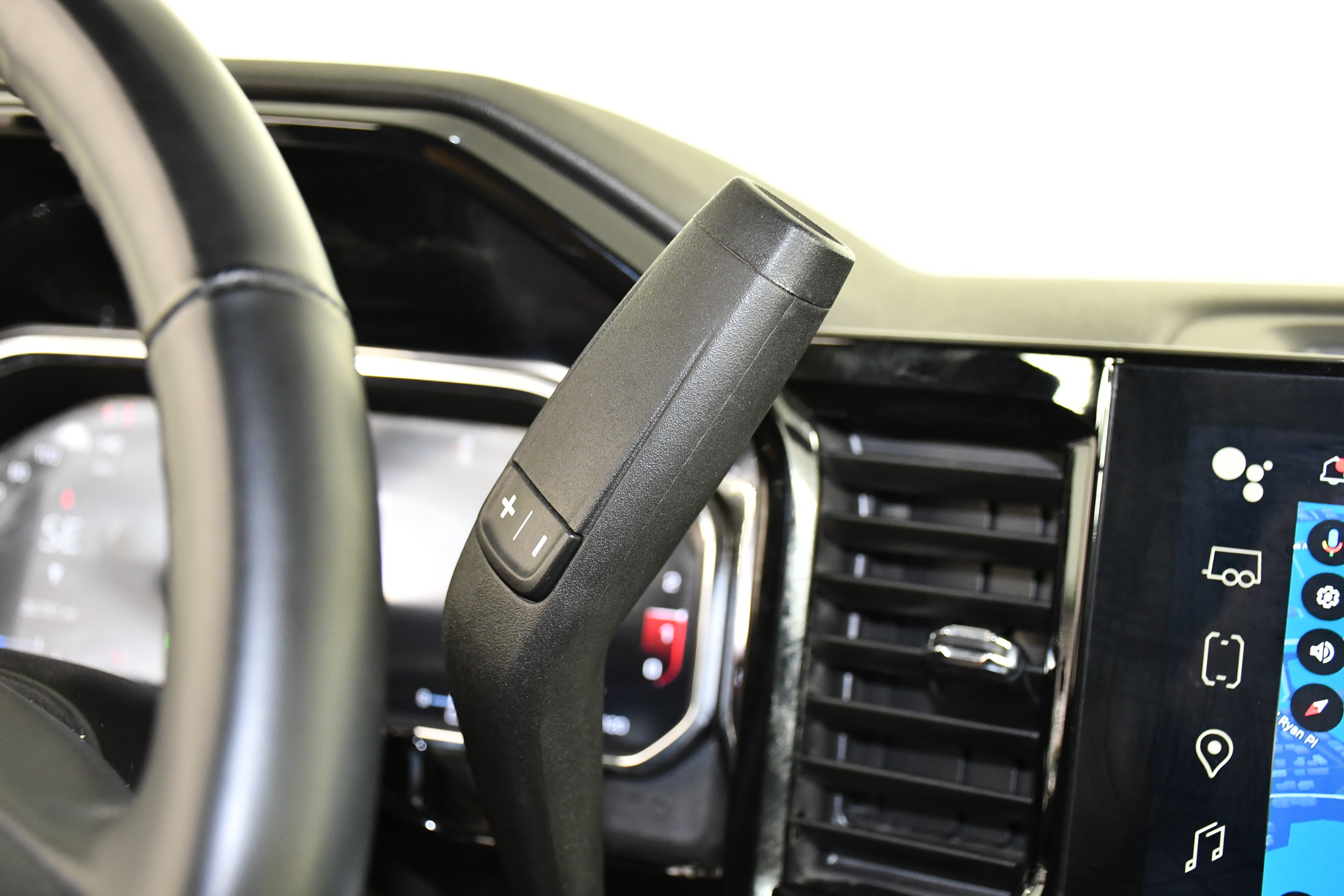 Used 2026 GMC Sierra 1500 SLT AWD/4WD image 24