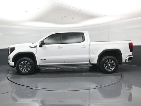 Used 2024 GMC Sierra 1500 AT4 w/ Technology Package AWD/4WD image 32