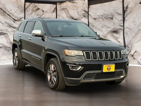 Used 2018 Jeep Grand Cherokee Limited AWD/4WD image 3