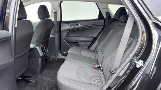 Used 2025 Kia Sportage LX FWD image 17