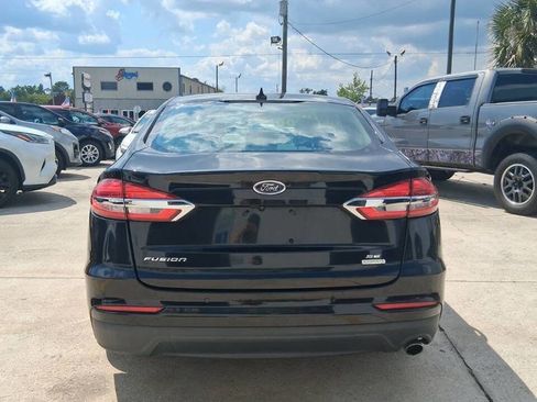 Used 2020 Ford Fusion SE image 6