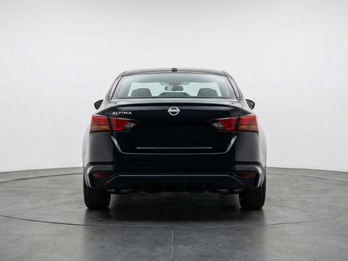 Used 2025 Nissan Altima 2.5 SV FWD image 7