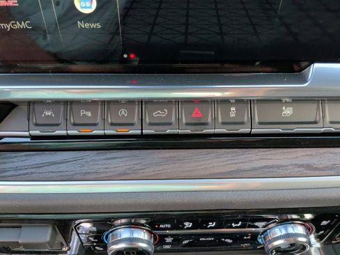 New 2026 GMC Sierra 1500 SLT image 29