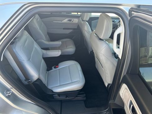 Used 2025 Ford Explorer Active w/ Active Comfort Package AWD/4WD image 33