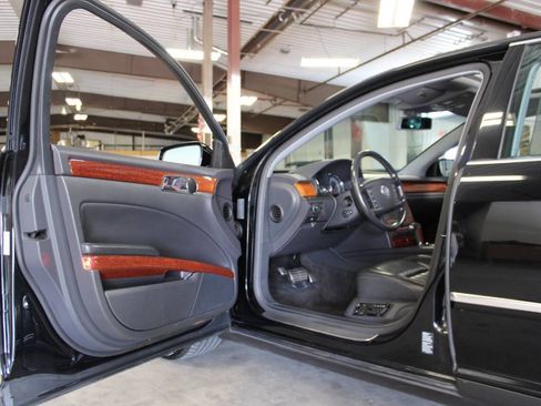 Used 2004 Volkswagen Phaeton V8 AWD/4WD image 36