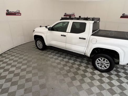 Used 2024 Toyota Tacoma SR image 17