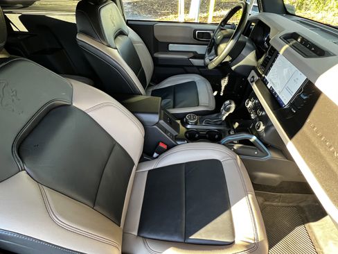 Used 2023 Ford Bronco Wildtrak image 37