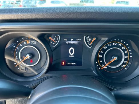 Used 2024 Jeep Gladiator Sport AWD/4WD image 33