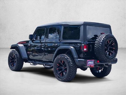 Used 2022 Jeep Wrangler Unlimited Rubicon w/ Cold Weather Group AWD/4WD image 8