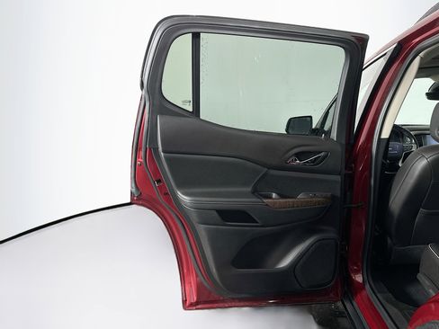 Used 2020 GMC Acadia Denali w/ Technology Package image 28