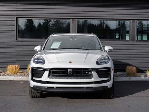 Used 2023 Porsche Macan image 6