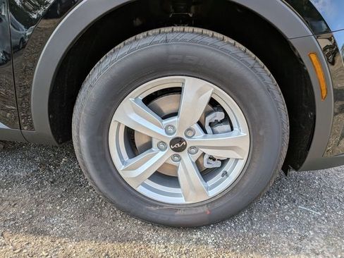 New 2026 Kia Sorento LX FWD image 11