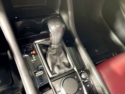 Used 2024 MAZDA MAZDA3 s image 17