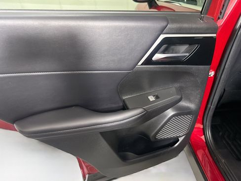 Used 2024 Mitsubishi Outlander SE image 26