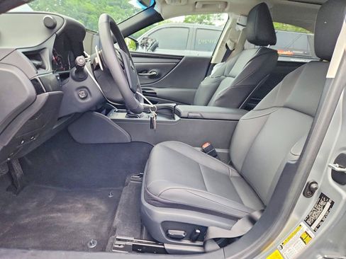 Used 2025 Lexus ES 350 w/ Accessory Package (Z1) FWD image 6