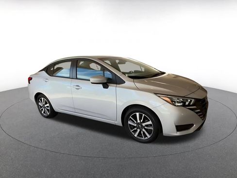 Used 2025 Nissan Versa SV FWD image 2