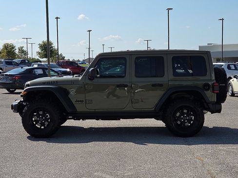 Used 2025 Jeep Wrangler Unlimited Sport AWD/4WD image 3