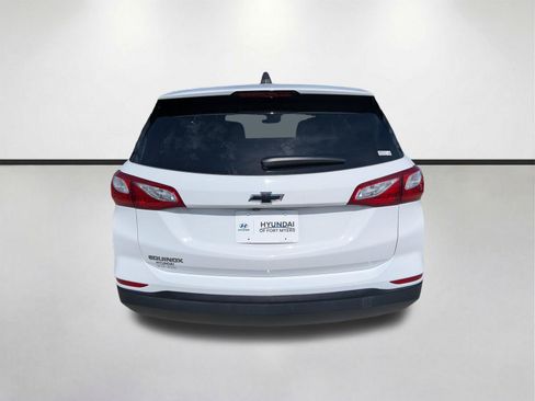 Used 2021 Chevrolet Equinox LS w/ LS Convenience Package FWD image 5