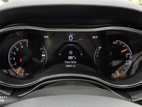 Used 2021 Jeep Grand Cherokee Limited image 2