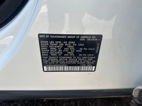 Used 2025 Volkswagen Atlas SE image 30