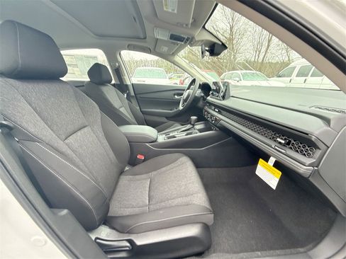 New 2025 Honda Accord SE image 25