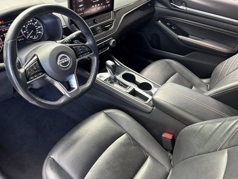 Used 2023 Nissan Altima 2.5 SR w/ SR Premium Package FWD image 10