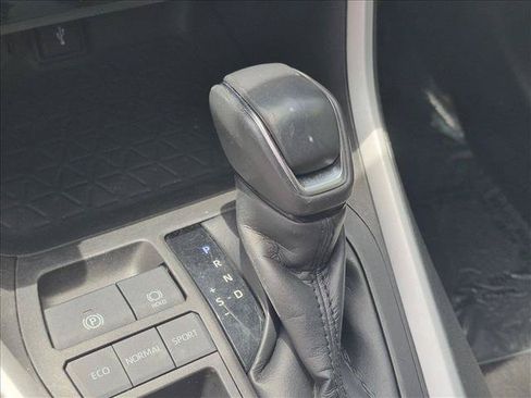 Used 2022 Toyota RAV4 XLE Premium FWD image 12