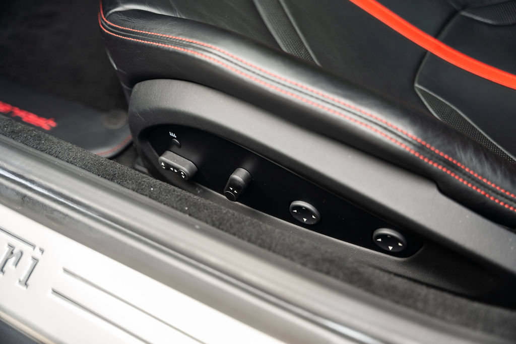 Used 2020 Ferrari 812 Superfast RWD image 14