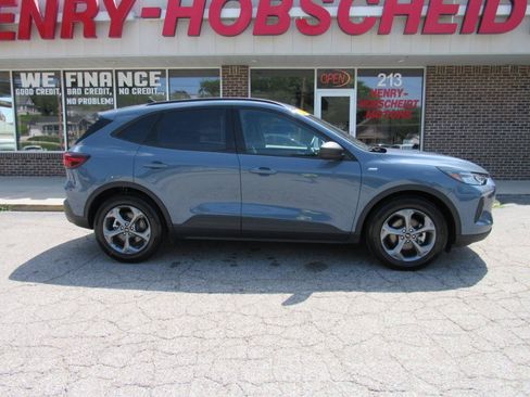 Used 2025 Ford Escape ST-Line FWD image 9