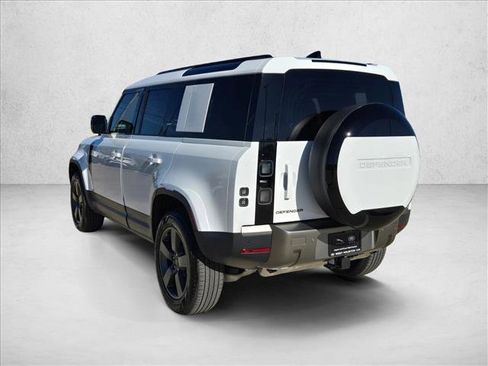 New 2026 Land Rover Defender 110 S image 9