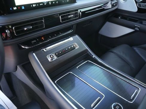 Used 2025 Lincoln Aviator Reserve w/ Equipment Group 201A image 30