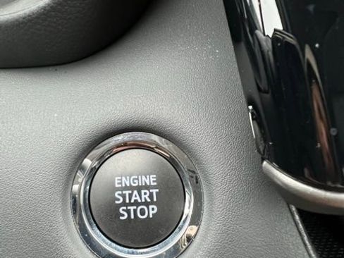 Used 2023 Toyota Highlander XLE AWD/4WD image 30