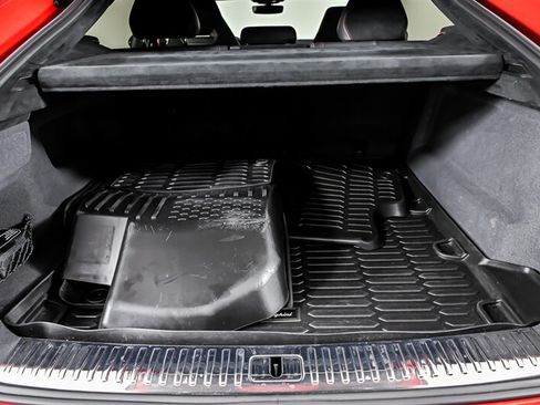 Used 2023 Lamborghini Urus Performante AWD/4WD image 11