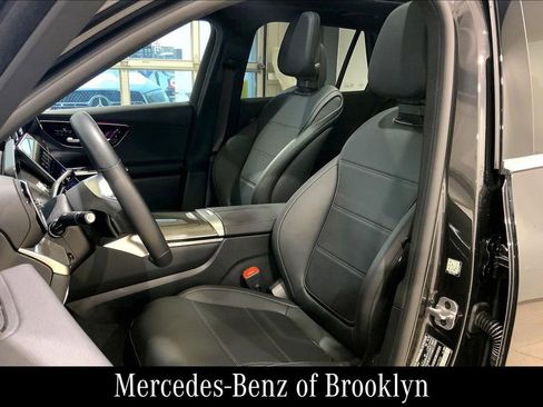 Certified 2025 Mercedes-Benz GLC 300 4MATIC image 8