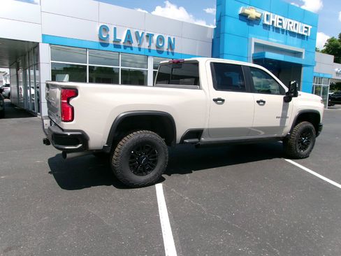 New 2026 Chevrolet Silverado 2500 ZR2 AWD/4WD image 3