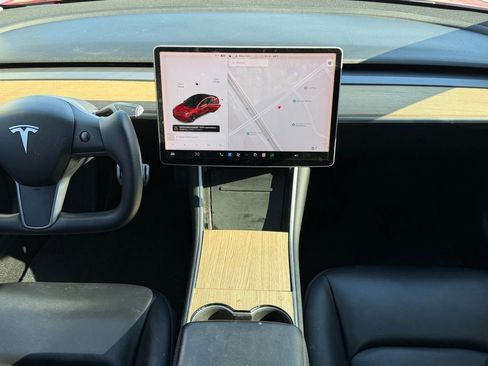 Used 2019 Tesla Model 3 Performance image 9