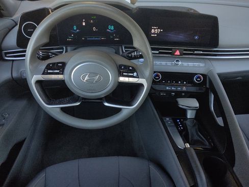 Used 2024 Hyundai Elantra SEL image 22