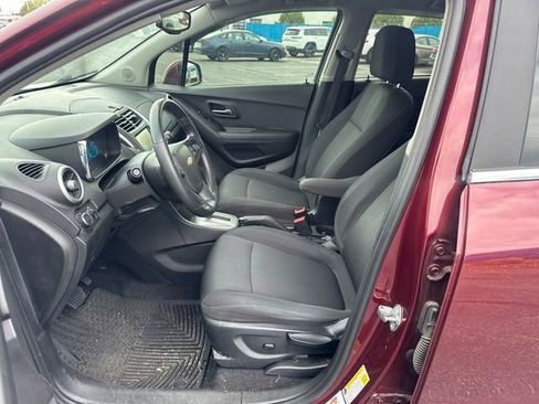 Used 2016 Chevrolet Trax LT AWD/4WD image 11