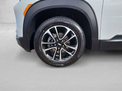 Used 2024 Chevrolet TrailBlazer LT FWD image 22