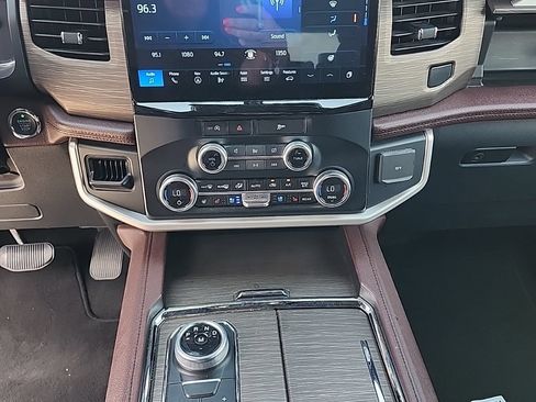 Used 2024 Ford Expedition Max Limited AWD/4WD image 10
