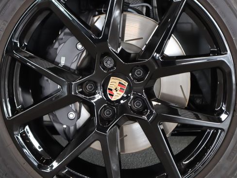 Used 2025 Porsche Panamera image 33