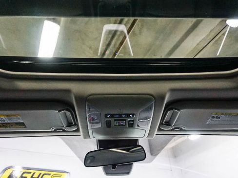 Used 2022 Toyota RAV4 XLE Premium image 13