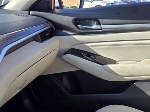 Used 2022 Nissan Altima 2.5 Platinum image 33