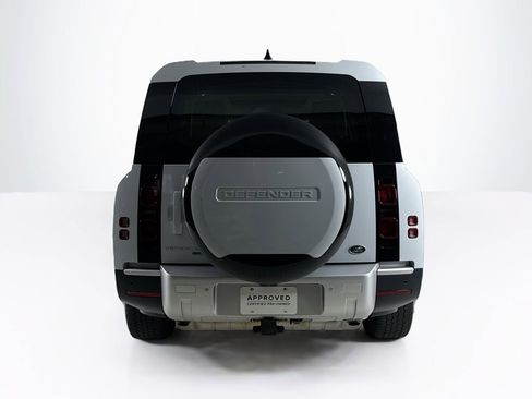 Used 2023 Land Rover Defender 130 SE AWD/4WD image 4