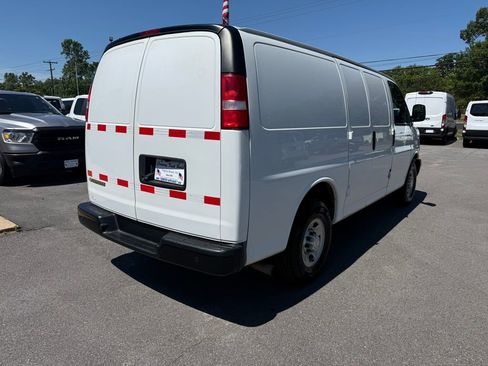 Used 2020 Chevrolet Express 2500 RWD image 12
