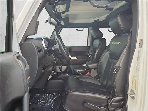 Used 2013 Jeep Wrangler Unlimited Sahara AWD/4WD image 15