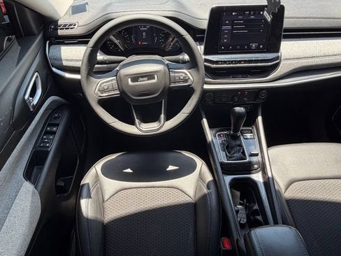 Used 2022 Jeep Compass Latitude AWD/4WD image 17