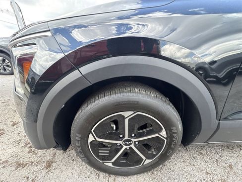 Used 2024 Kia Niro LX image 10